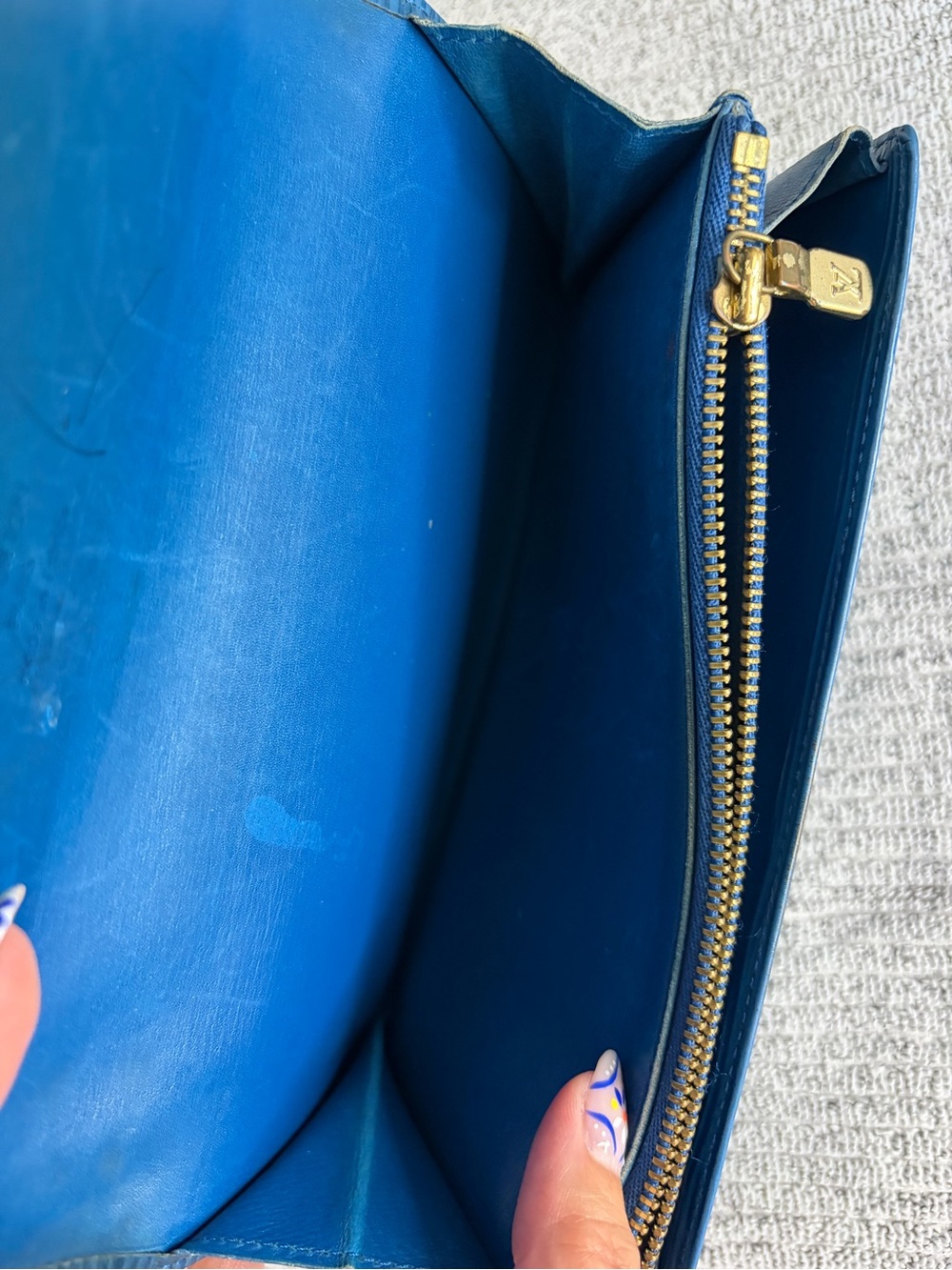 Louis Vuitton Toledo Blue Epi Leather Sarah Wallet - Picture 12 of 15